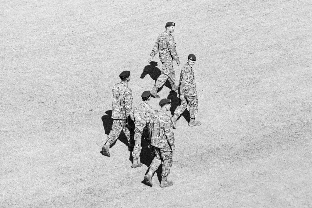 Soldats en formation vus du ciel, illustration des forces de défense et de sécurité du Niger